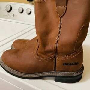 Men’s size 9M Brazos boot